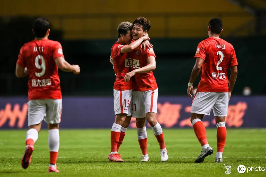 منتدى قطر الاقتصادي يناقش استعدادات كأس العالم 2022 بحضور قيادات الفيفا واللجنة العليا